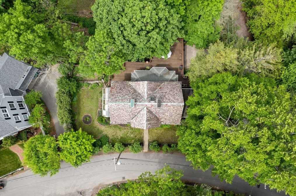 121 Bishopsgate Rd, Newton MA 02459-2008 exterior