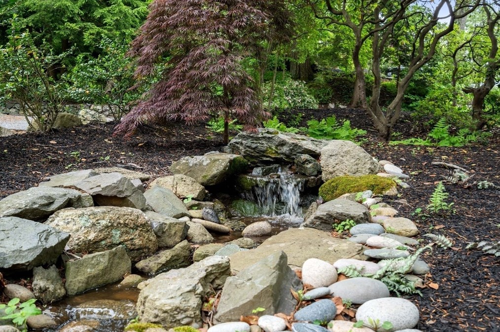 121 Bishopsgate Rd, Newton MA 02459-2008 exterior