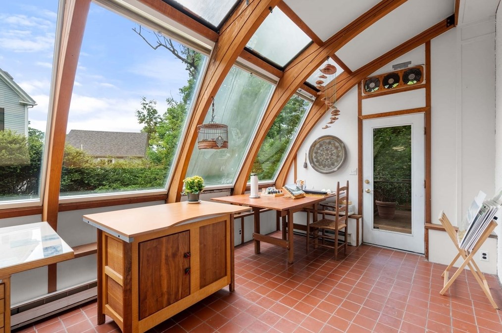 121 Bishopsgate Rd, Newton MA 02459-2008 exterior