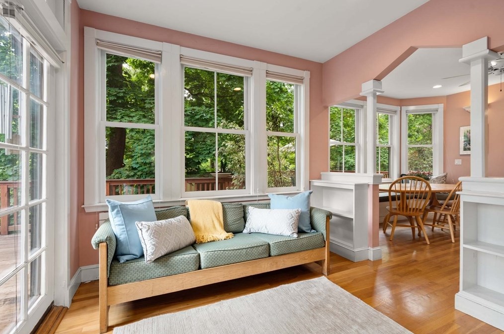 121 Bishopsgate Rd, Newton MA 02459-2008 exterior