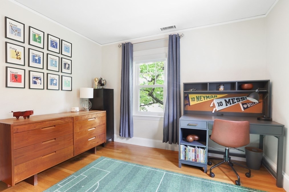 77 Walden St, Newton MA 02460-2133 exterior