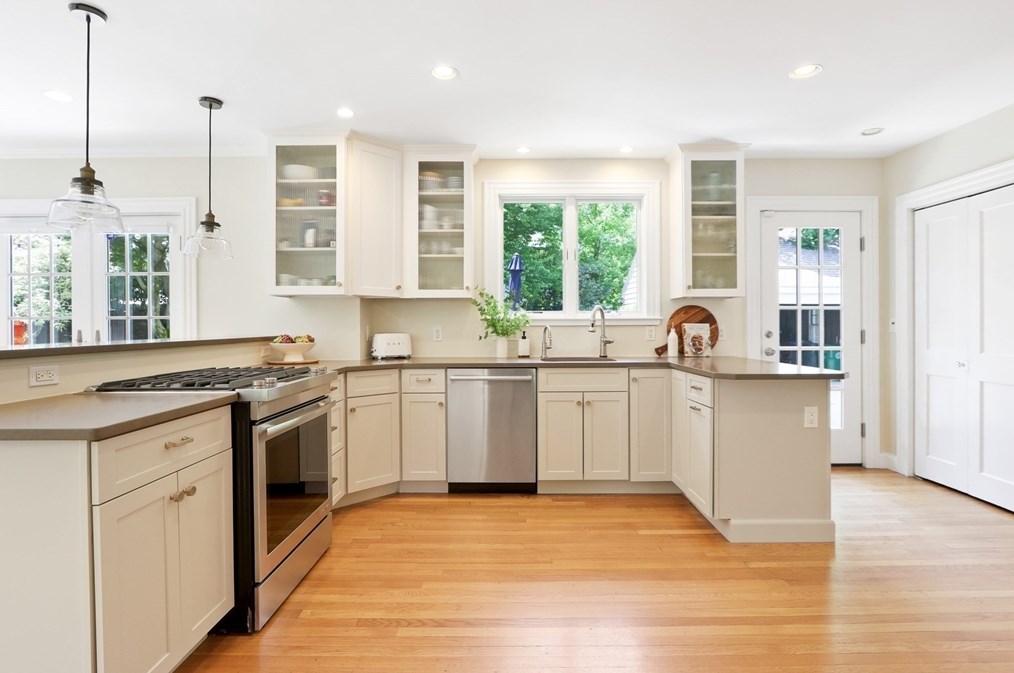 77 Walden St, Newton MA 02460-2133 exterior