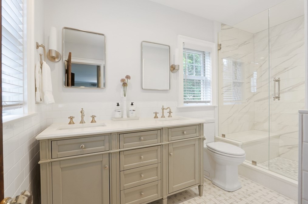 77 Walden St, Newton MA 02460-2133 exterior