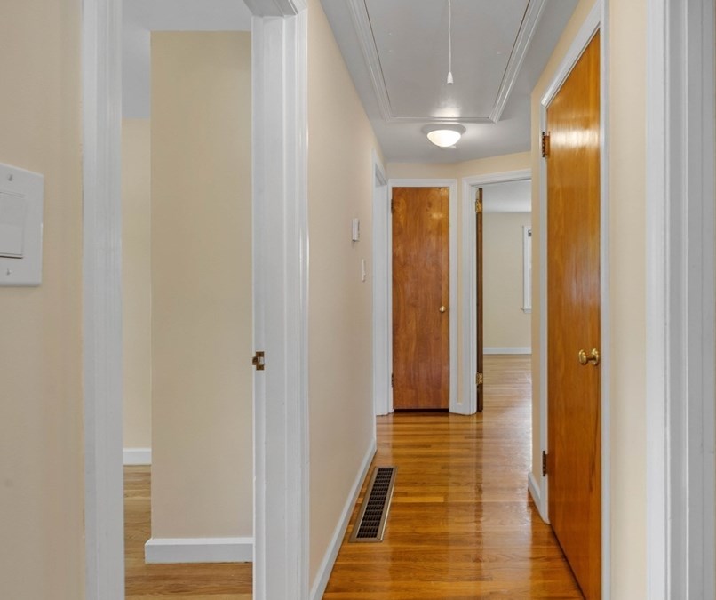 33 Livoli Ave, Braintree MA 02184-8613 exterior