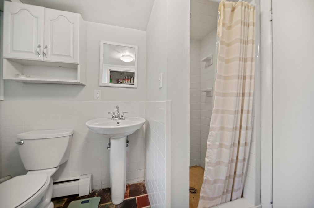 90 Menotomy Rd, Plymouth MA 02360-1415 exterior