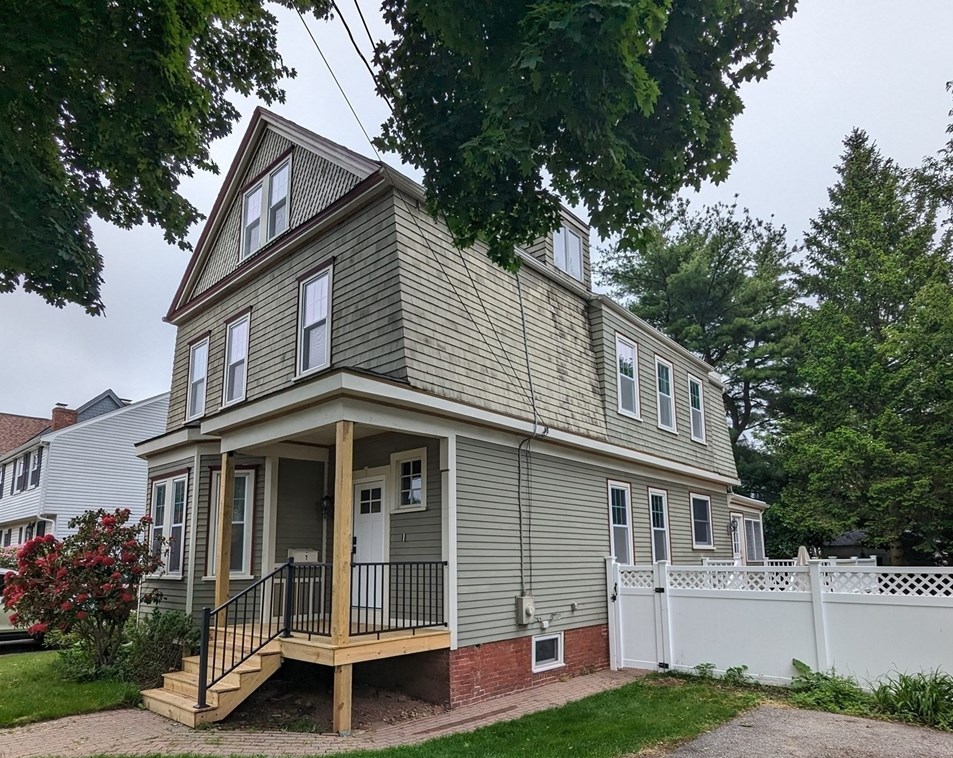 32 Perkins St, Stoneham, MA 02180