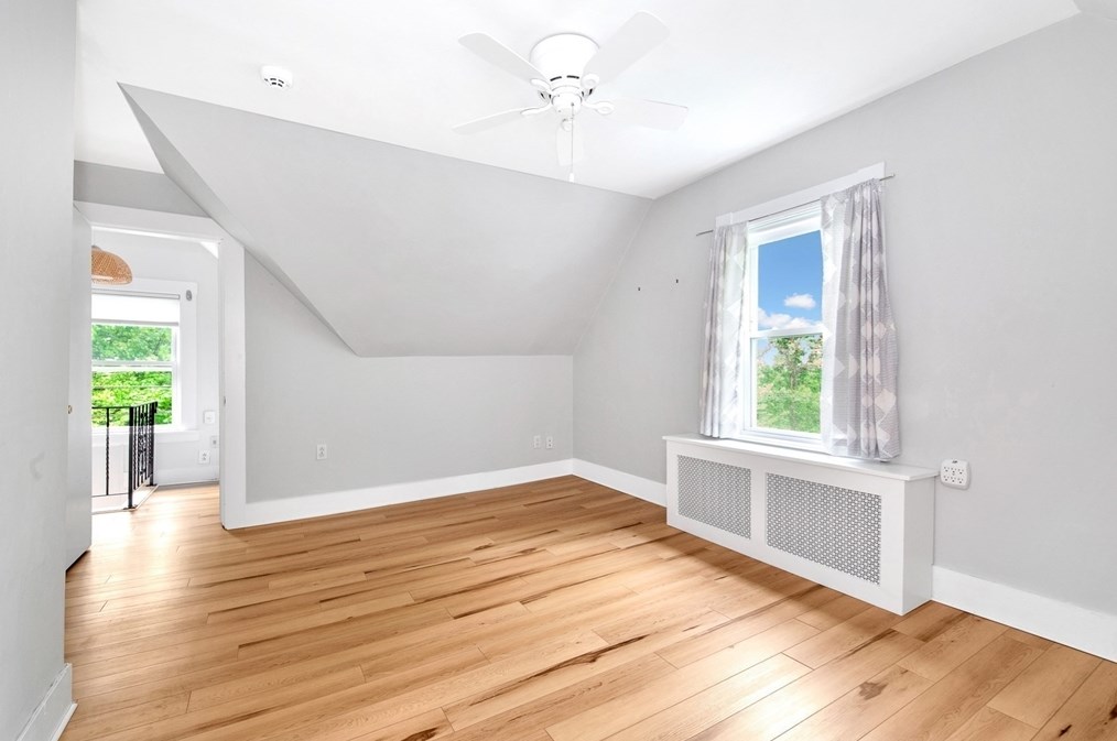 12 Wheeler St, Gloucester MA 01930-1648 exterior