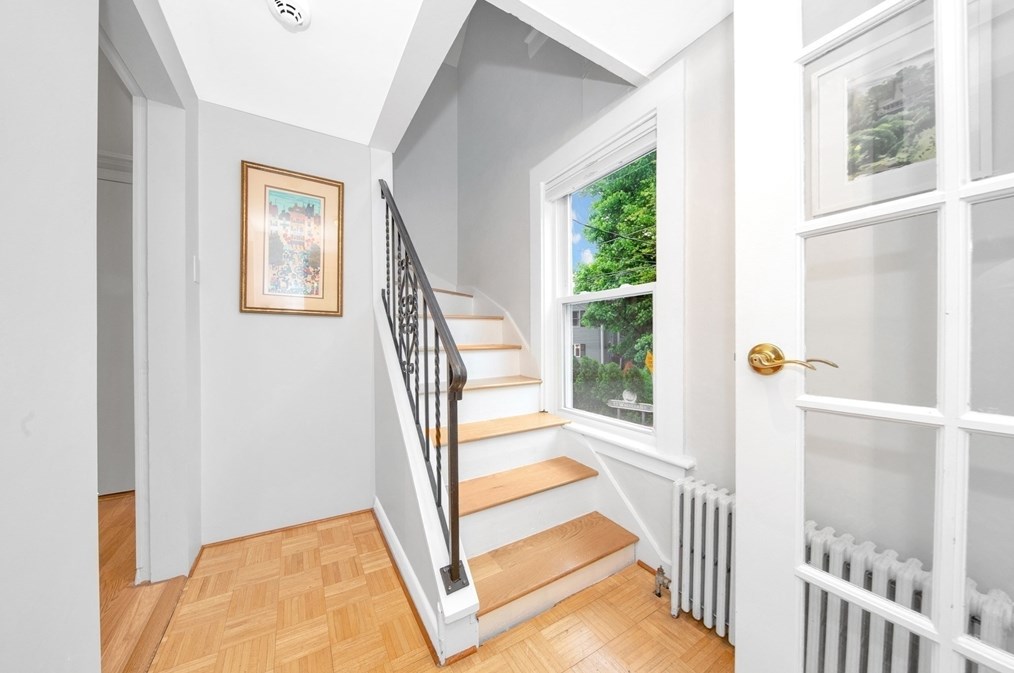 12 Wheeler St, Gloucester MA 01930-1648 exterior