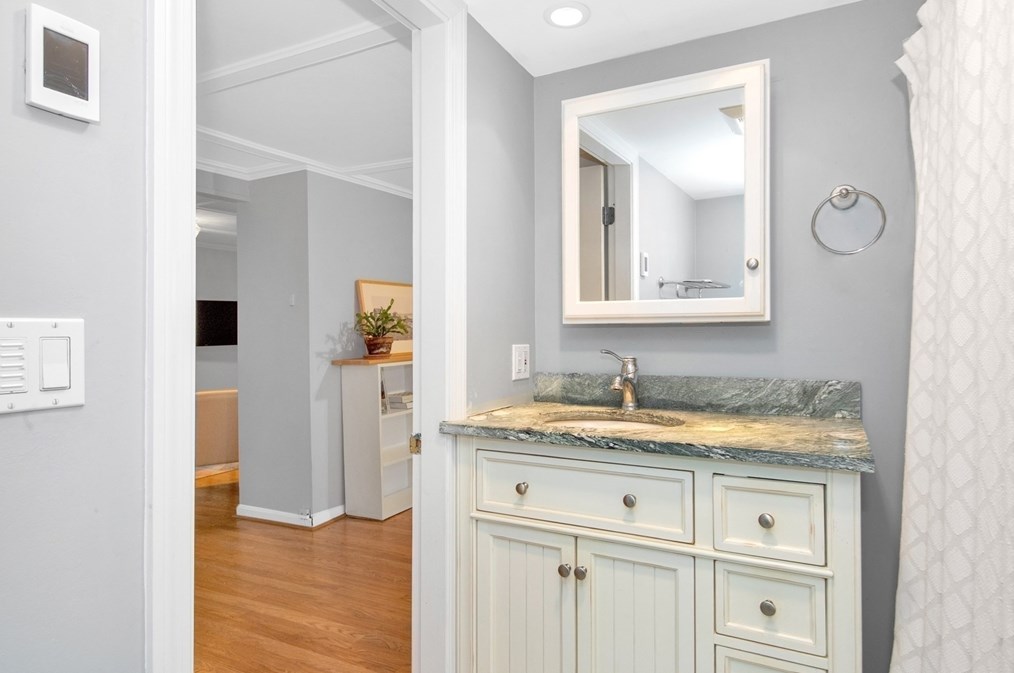 12 Wheeler St, Gloucester MA 01930-1648 exterior