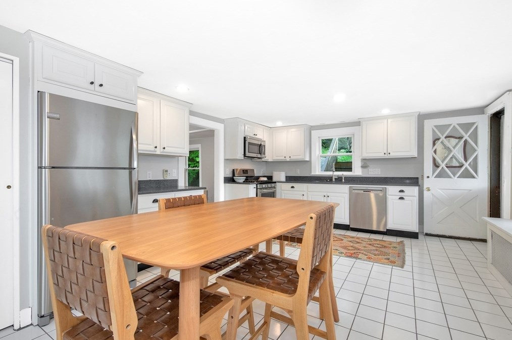 12 Wheeler St, Gloucester MA 01930-1648 exterior