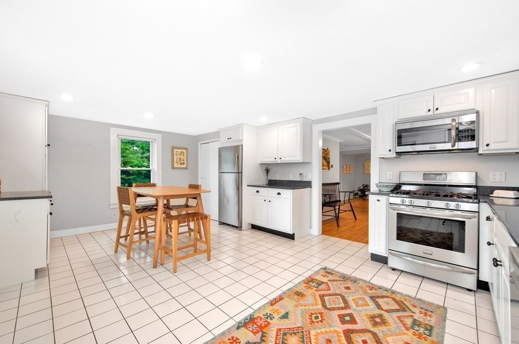 12 Wheeler St, Gloucester MA 01930-1648 exterior