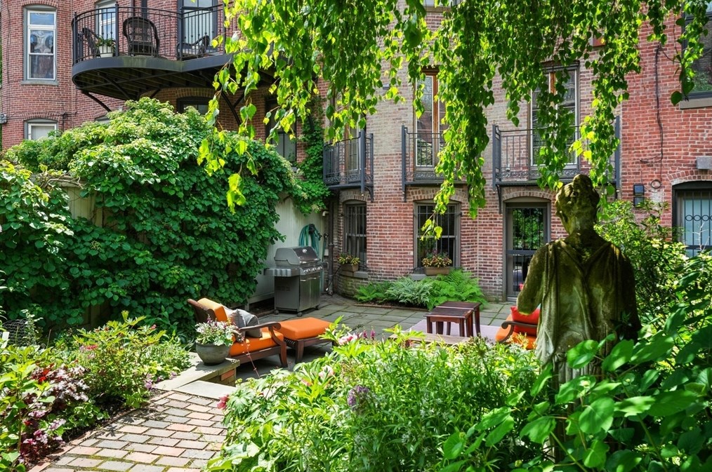 11 Wellington St, Boston MA exterior