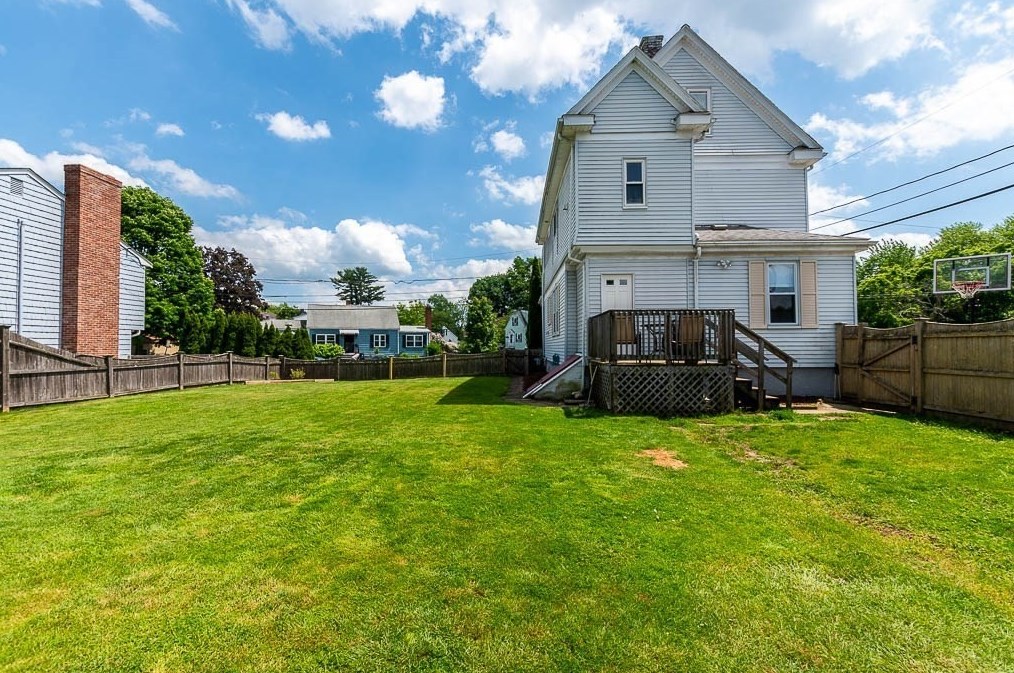 55 Kiely Rd, Dedham MA 02026-1608 exterior