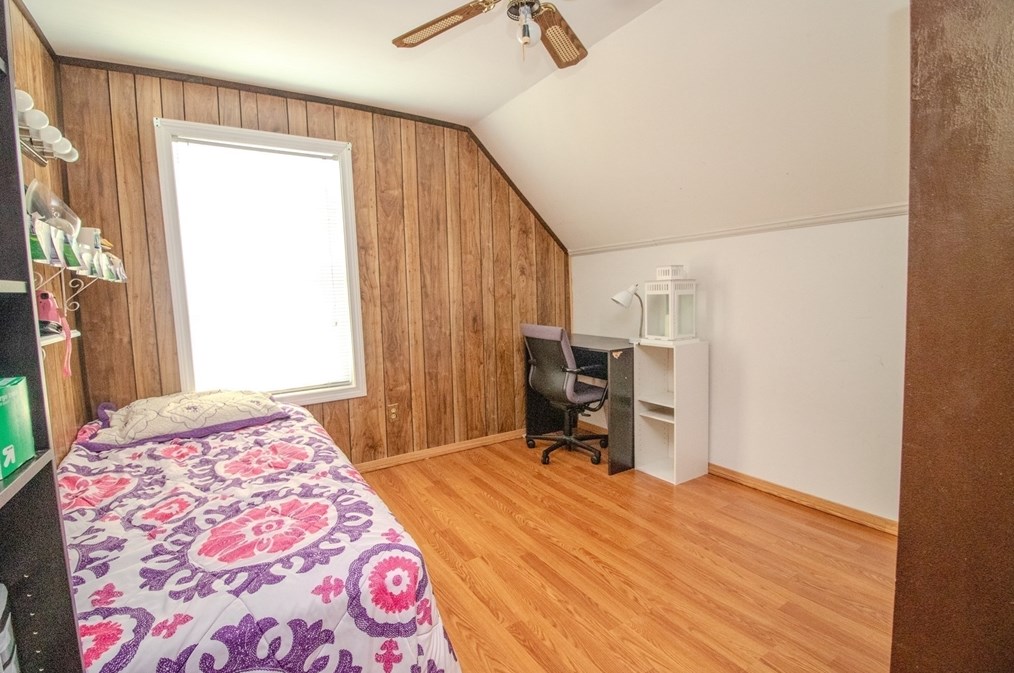 24 Blossom St, Lowell MA 01852-4543 exterior