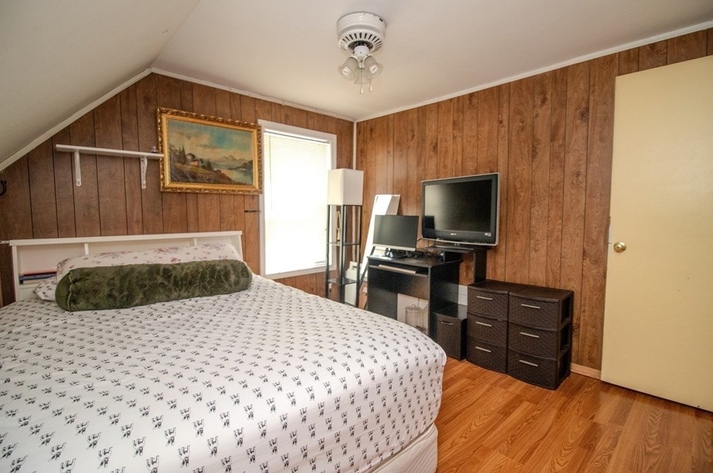 24 Blossom St, Lowell MA 01852-4543 exterior