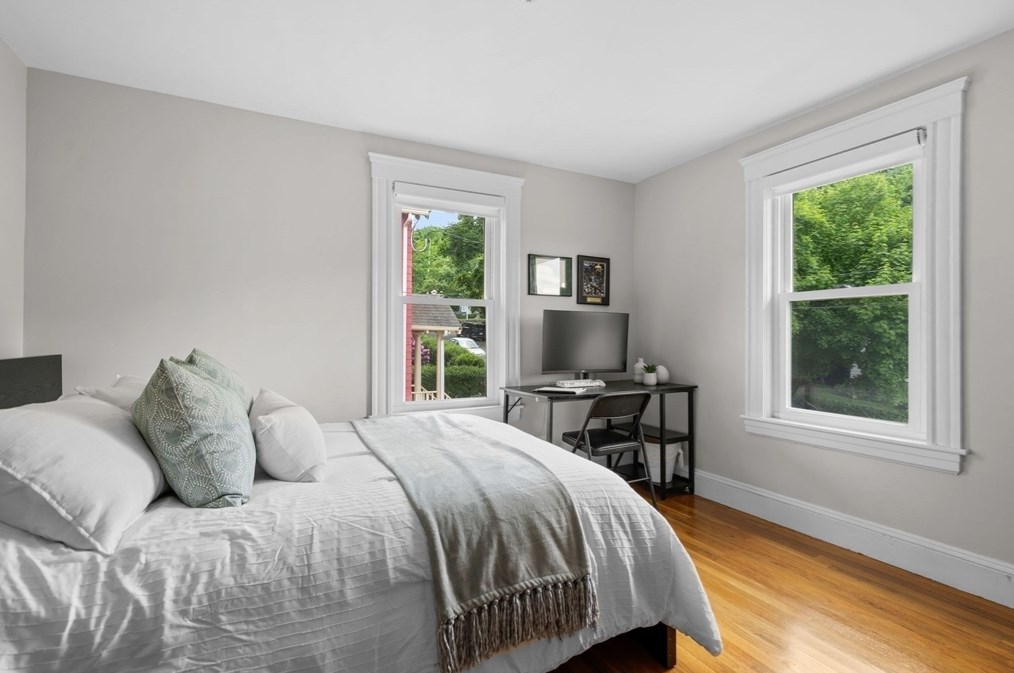 56 Menotomy Rd, Arlington MA  02476-6112 exterior