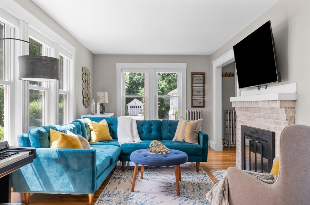 56 Menotomy Rd, Arlington MA  02476-6112 exterior