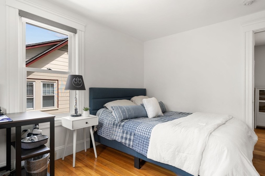 56 Menotomy Rd, Arlington MA  02476-6112 exterior