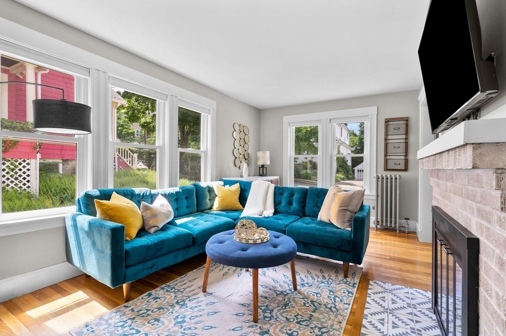 56 Menotomy Rd, Arlington MA  02476-6112 exterior