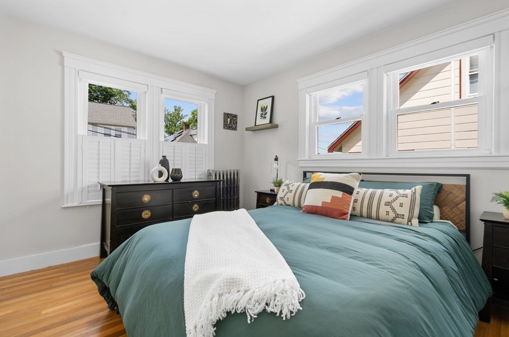 56 Menotomy Rd, Arlington MA  02476-6112 exterior