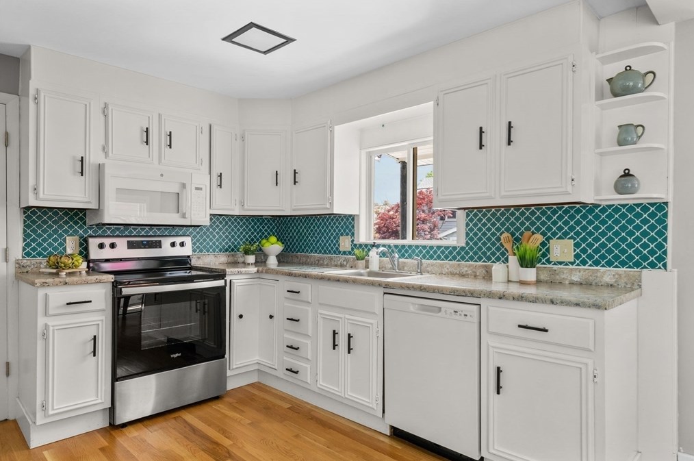 56 Menotomy Rd, Arlington MA  02476-6112 exterior