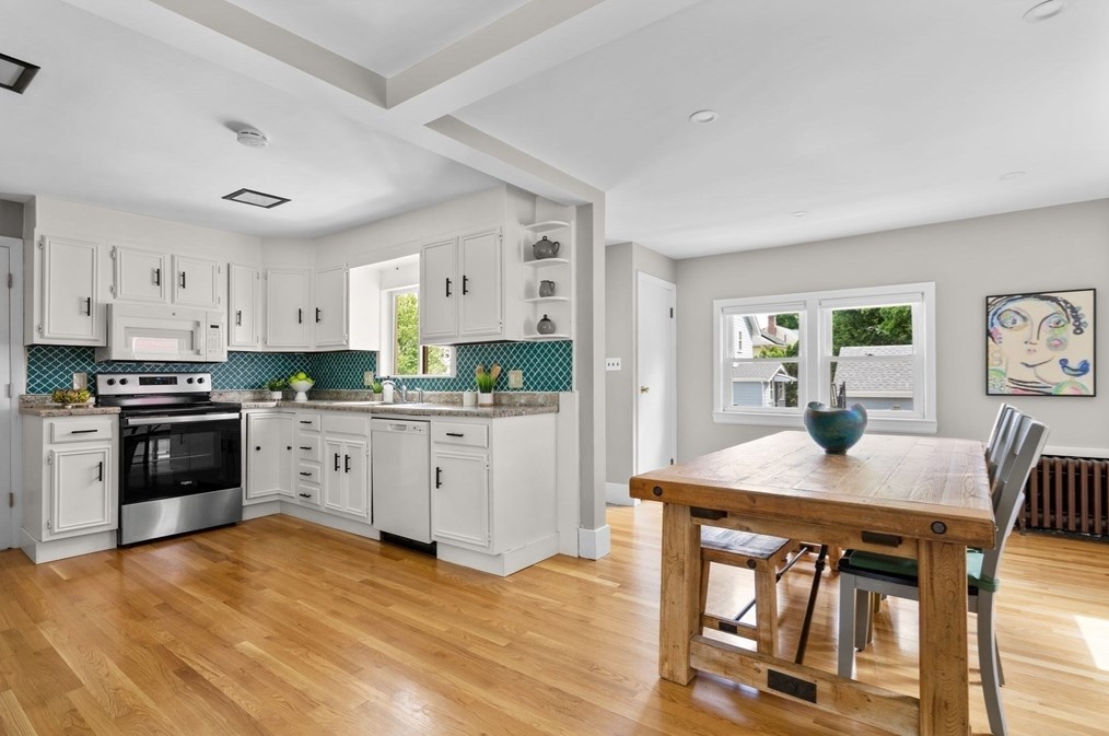 56 Menotomy Rd, Arlington MA  02476-6112 exterior