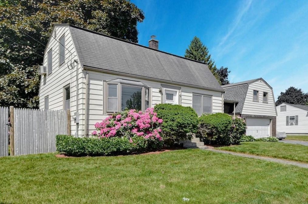 23 Beebe Ln, Wakefield, MA 01880