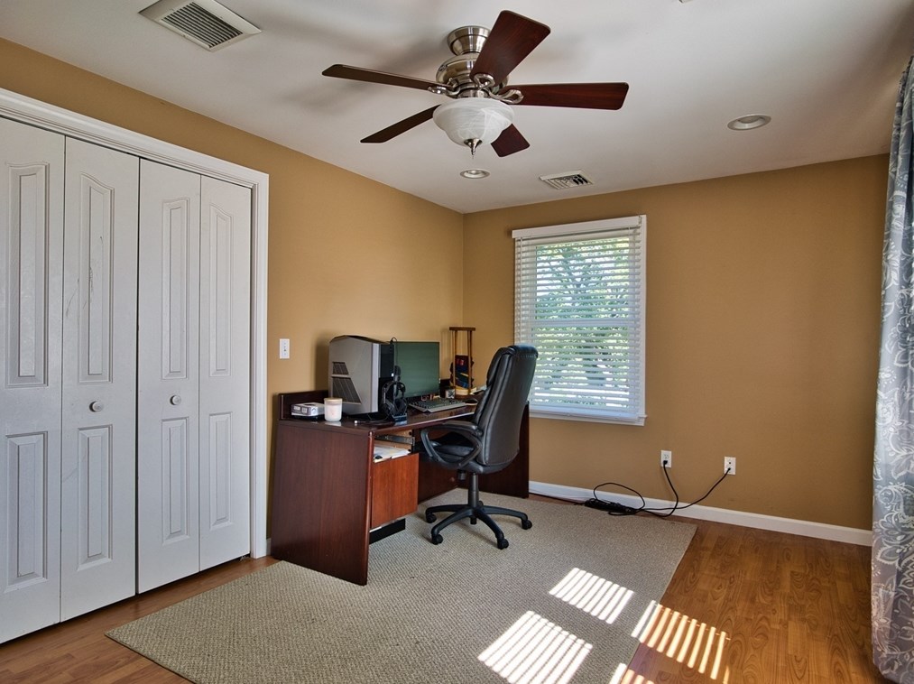 509 Hawes St, New Bedford MA 02745-1401 exterior