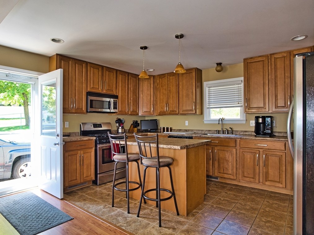 509 Hawes St, New Bedford MA 02745-1401 exterior