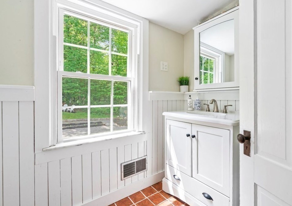 31 Wildwood Rd, Marshfield MA 02050-1734 exterior