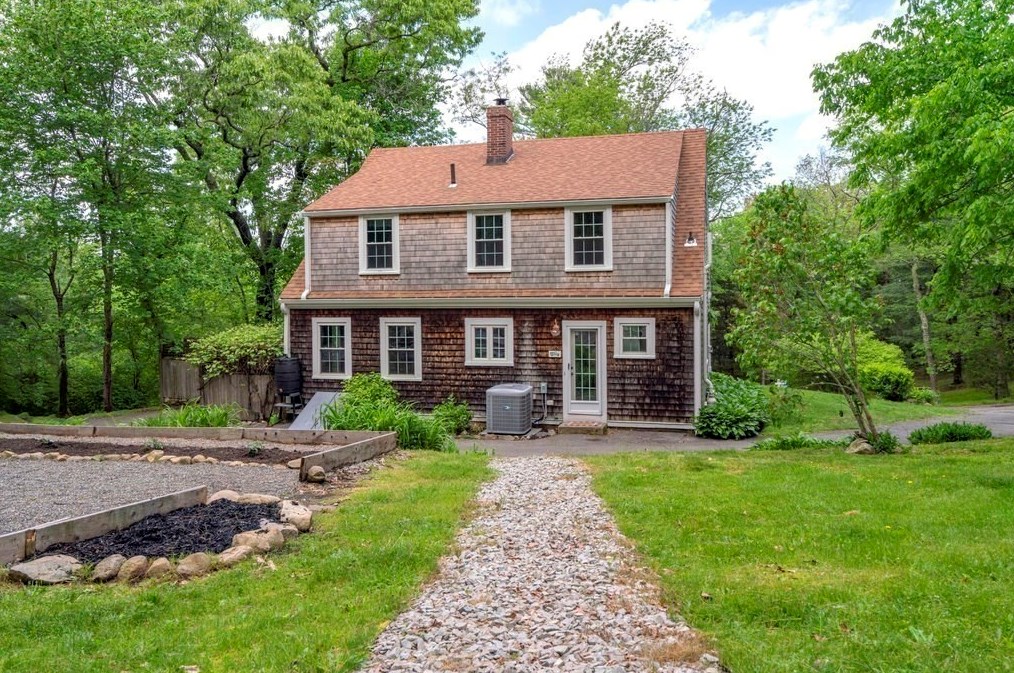 31 Wildwood Rd, Marshfield MA 02050-1734 exterior