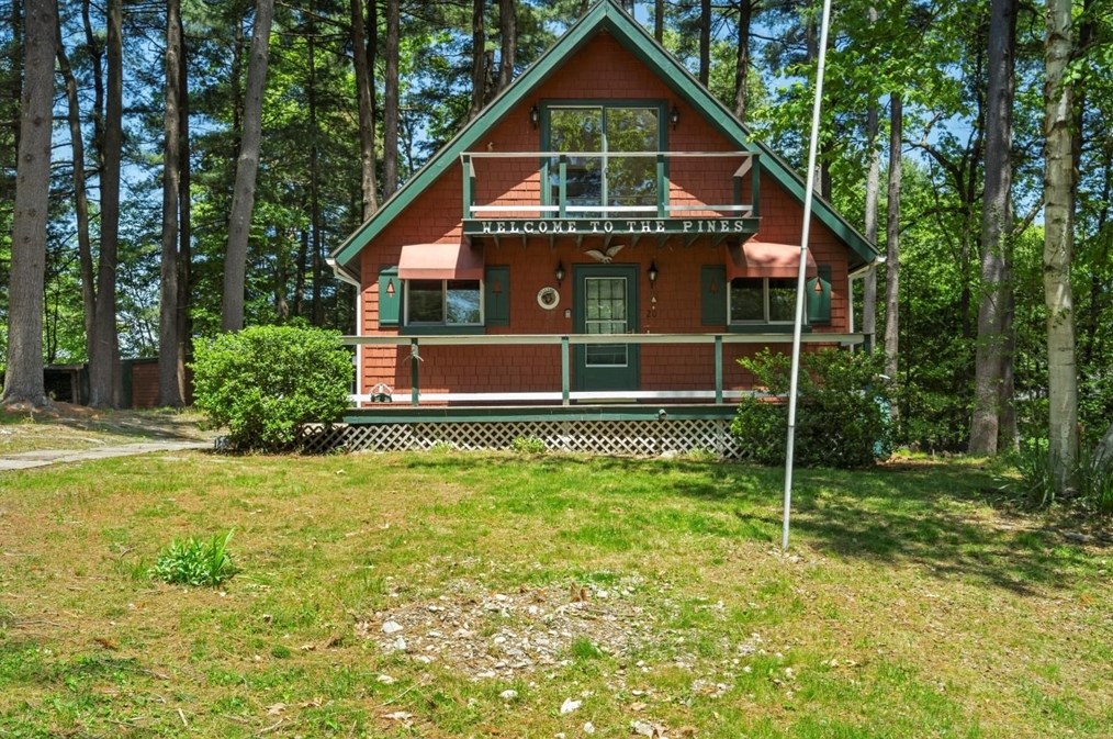 20 Nelson Point Rd, Shrewsbury, MA 01545