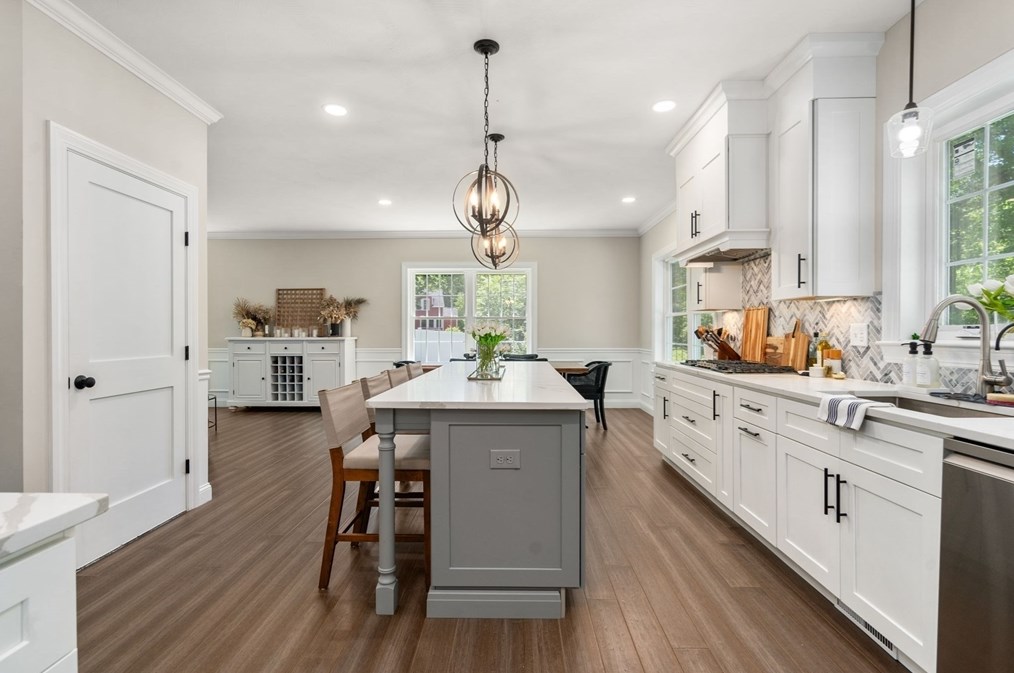 275 Chestnut St, Hudson MA 01749-3237 exterior