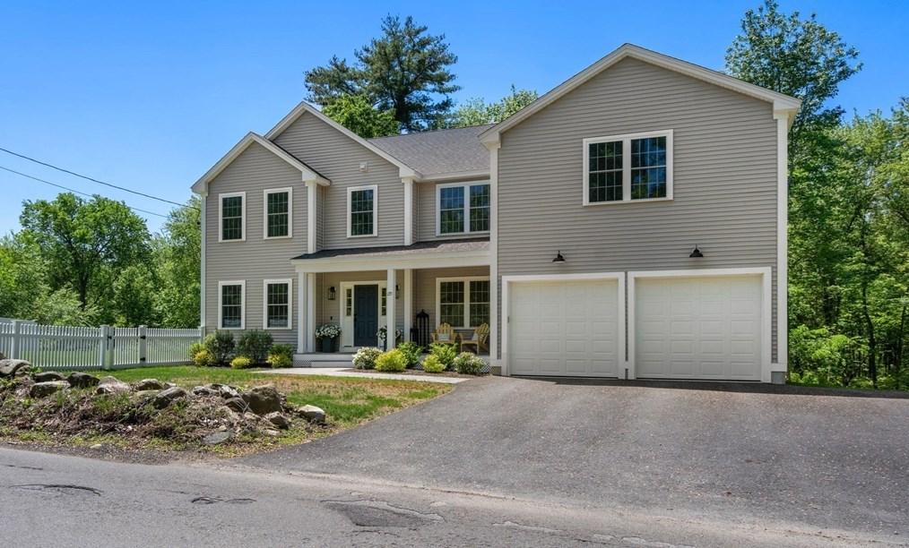 275 Chestnut St, Hudson MA 01749-3237 exterior