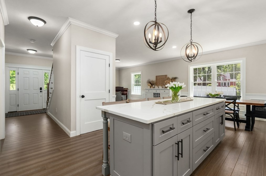 275 Chestnut St, Hudson MA 01749-3237 exterior