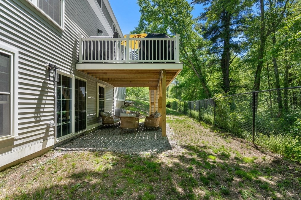 275 Chestnut St, Hudson MA 01749-3237 exterior