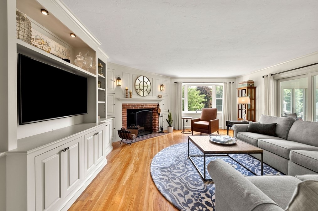 715 Marshall St, Holliston MA 01746-1438 exterior