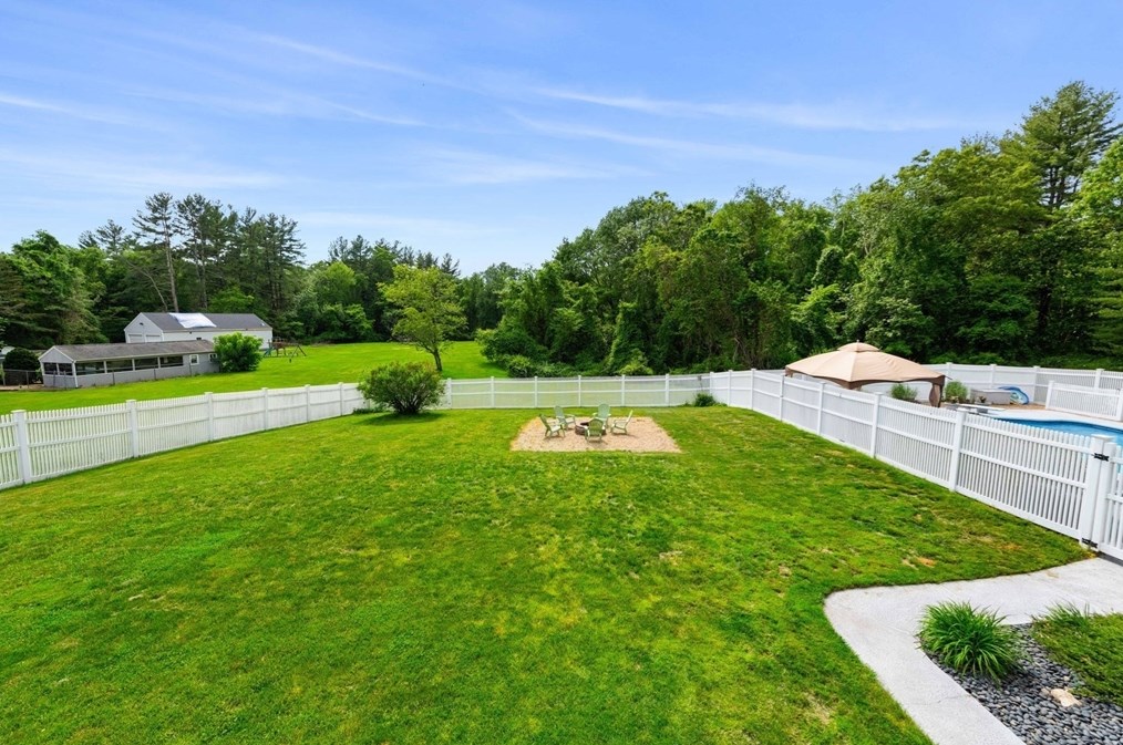 715 Marshall St, Holliston MA 01746-1438 exterior