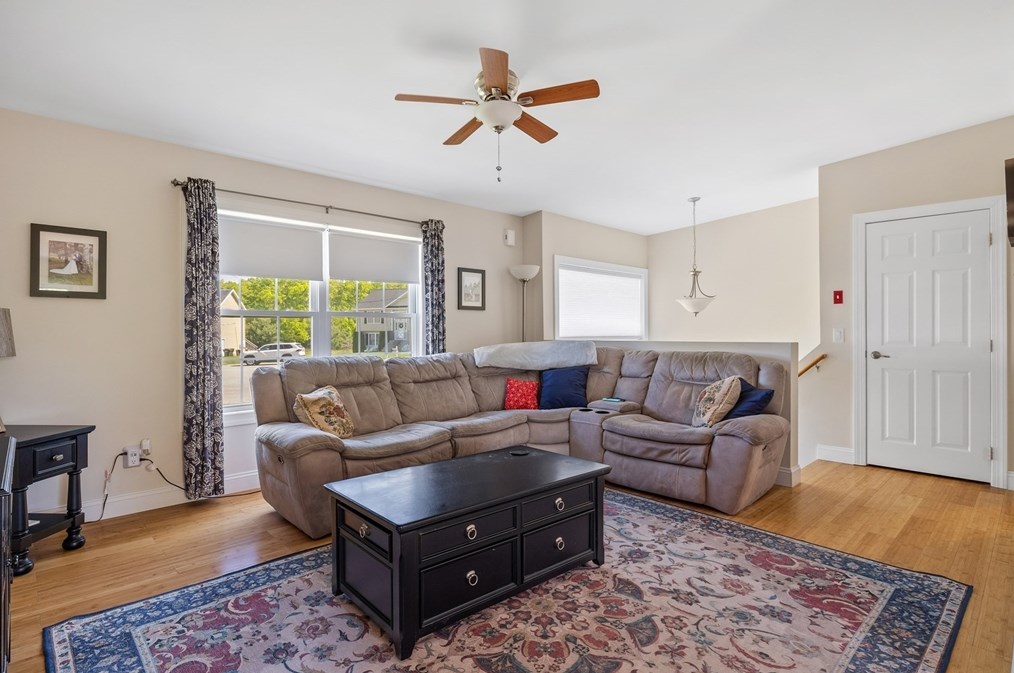6 Dominique Dr, Webster, MA 01570 exterior