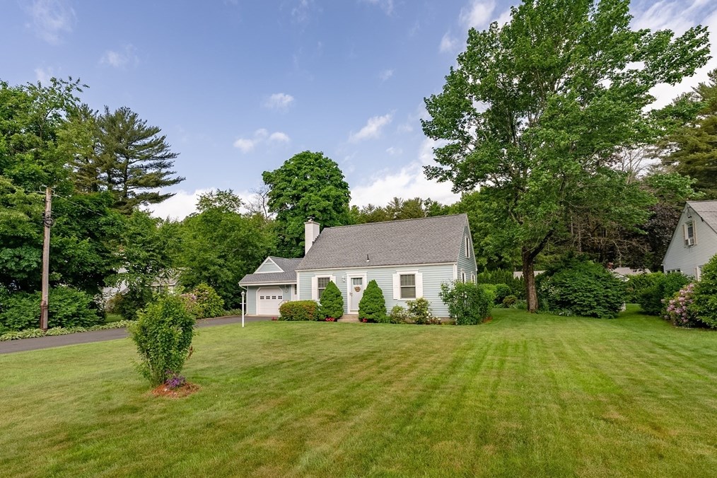 65 Broadway, Montgomery, MA 01085