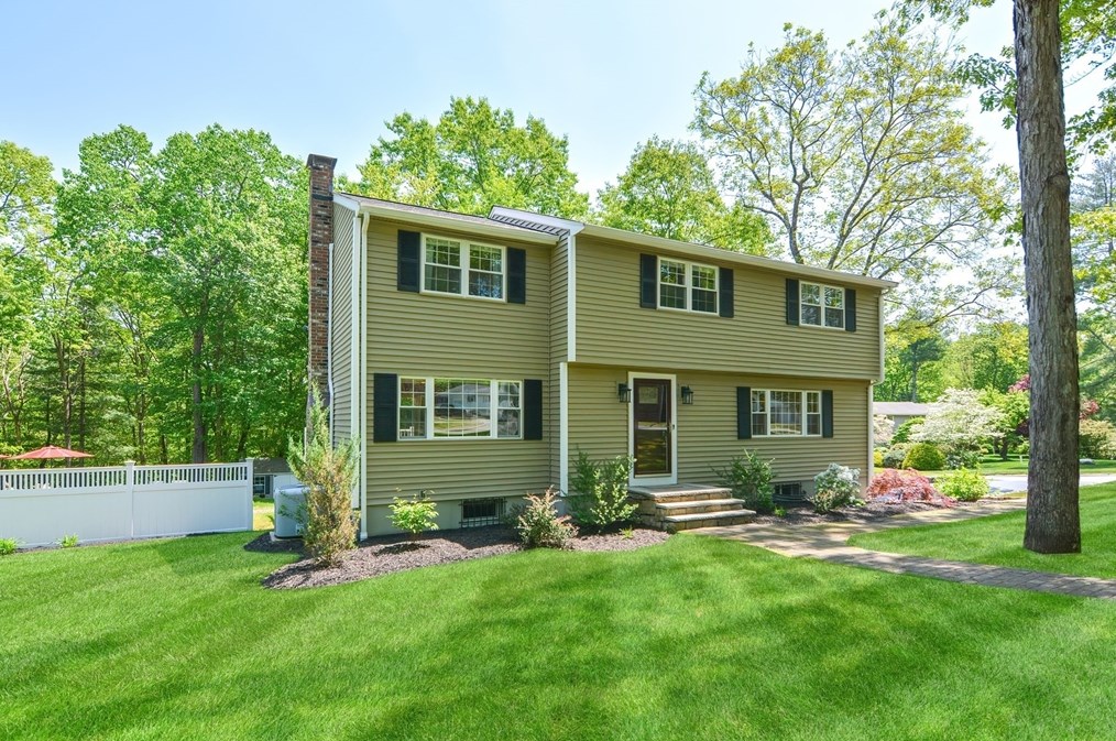 5 Queens Terrace, Holliston, MA 01746