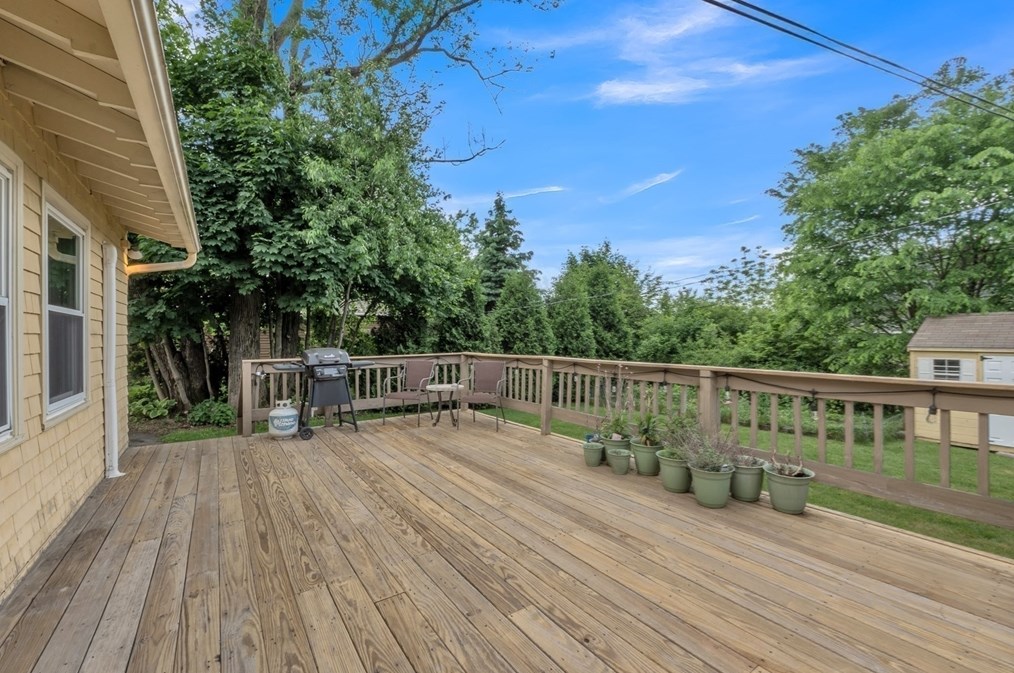 248 Burncoat St, Worcester MA  01606-2145 exterior