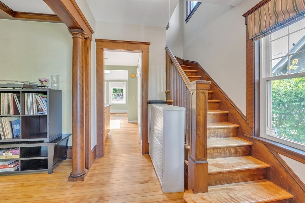 248 Burncoat St, Worcester MA  01606-2145 exterior