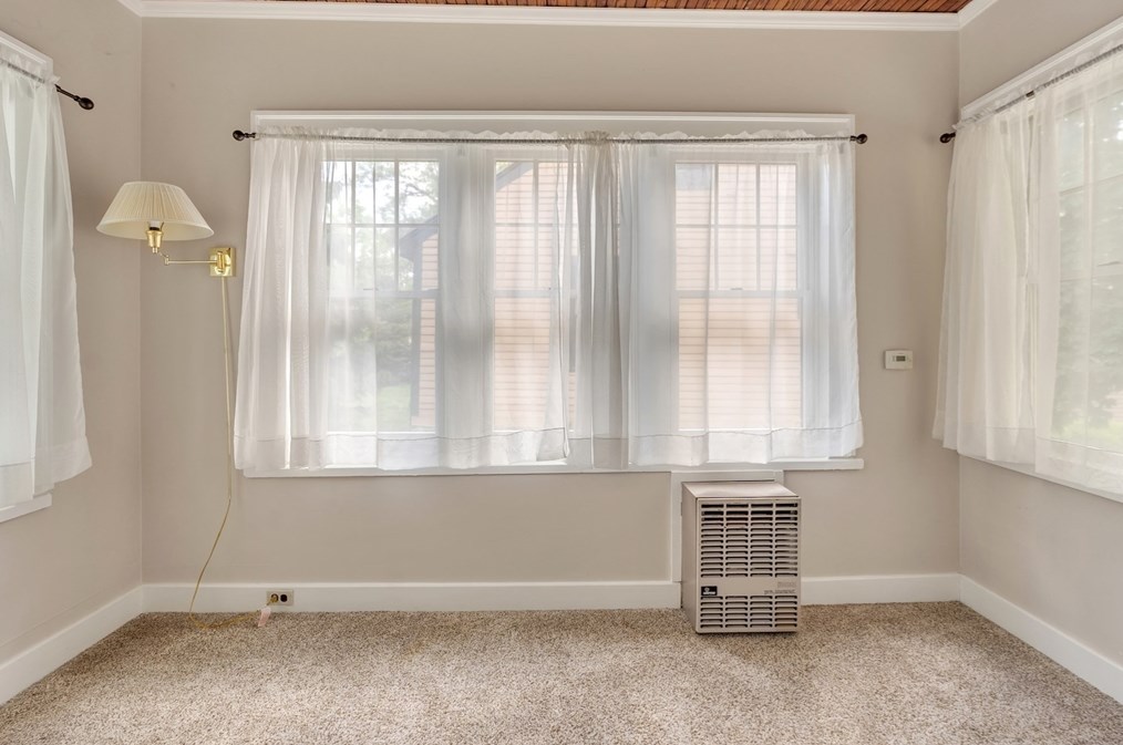 248 Burncoat St, Worcester MA  01606-2145 exterior