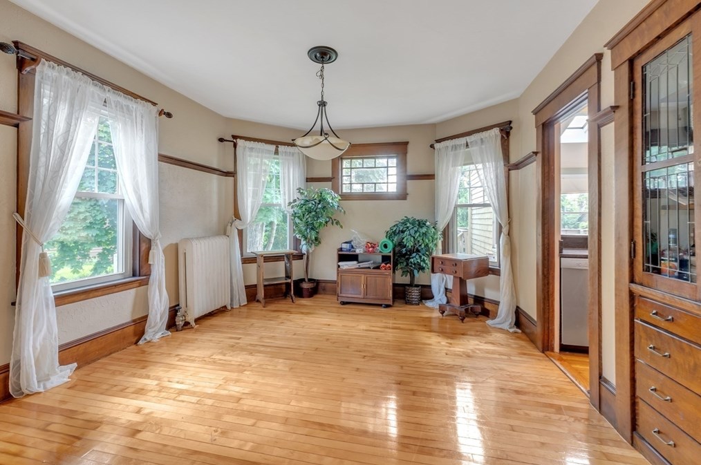 248 Burncoat St, Worcester MA  01606-2145 exterior