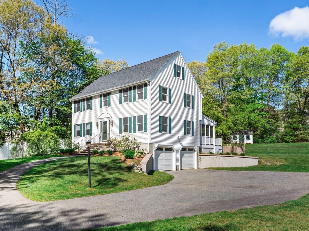 14 Pinnacle St, Tewksbury, MA 01876