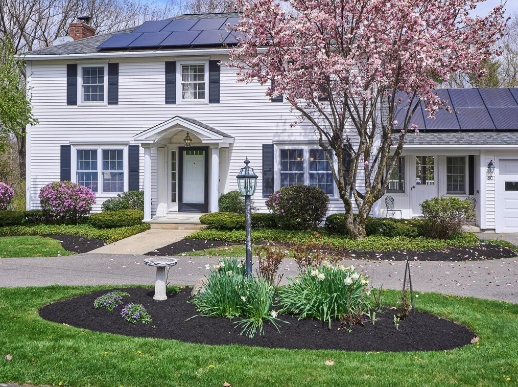 80 Crestwood Dr, Gardner, MA 01440-2369