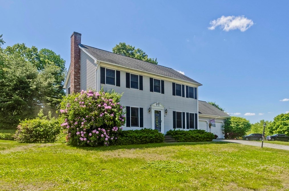 3 Tree Top Ln, Southwick, MA 01077