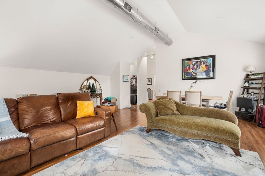 8 Dustin St, Boston MA 02135-2854 exterior