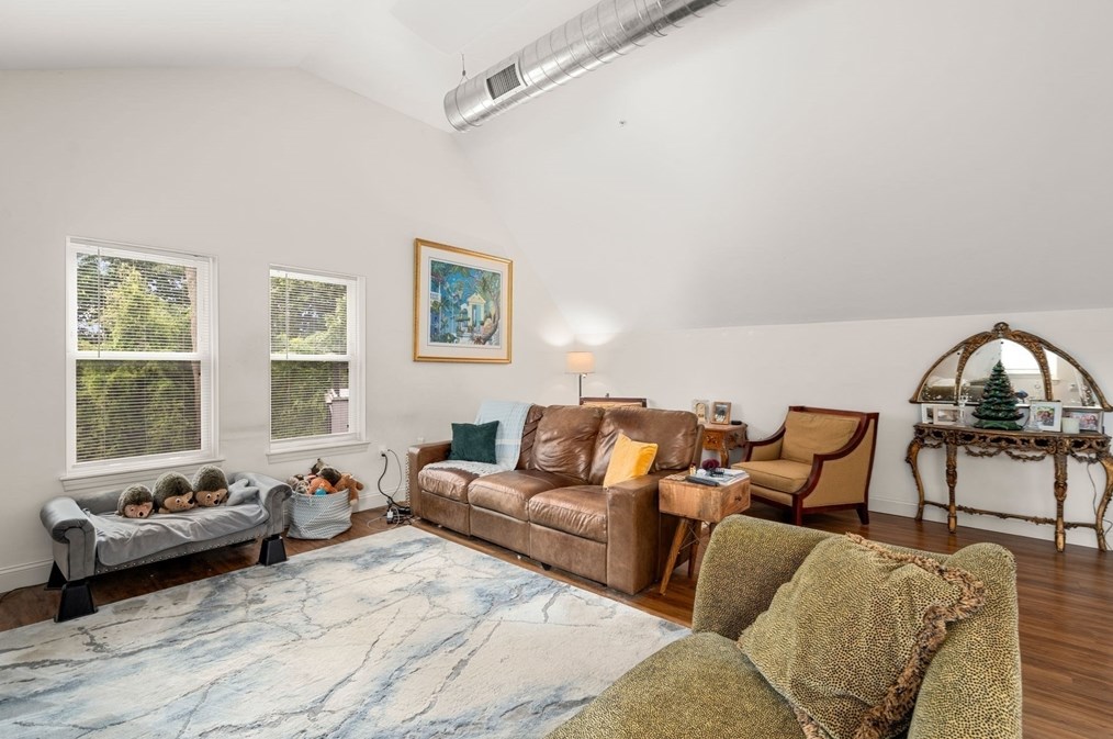 8 Dustin St, Boston MA 02135-2854 exterior